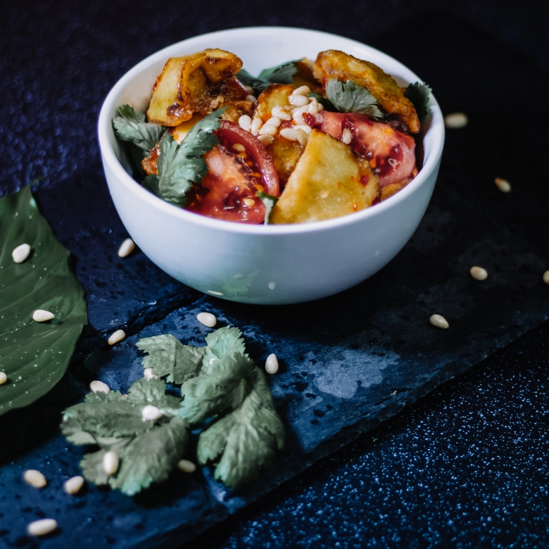 Жаренный баклажан с кедровыми орехами